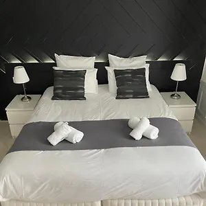 Le Troncais Hotel