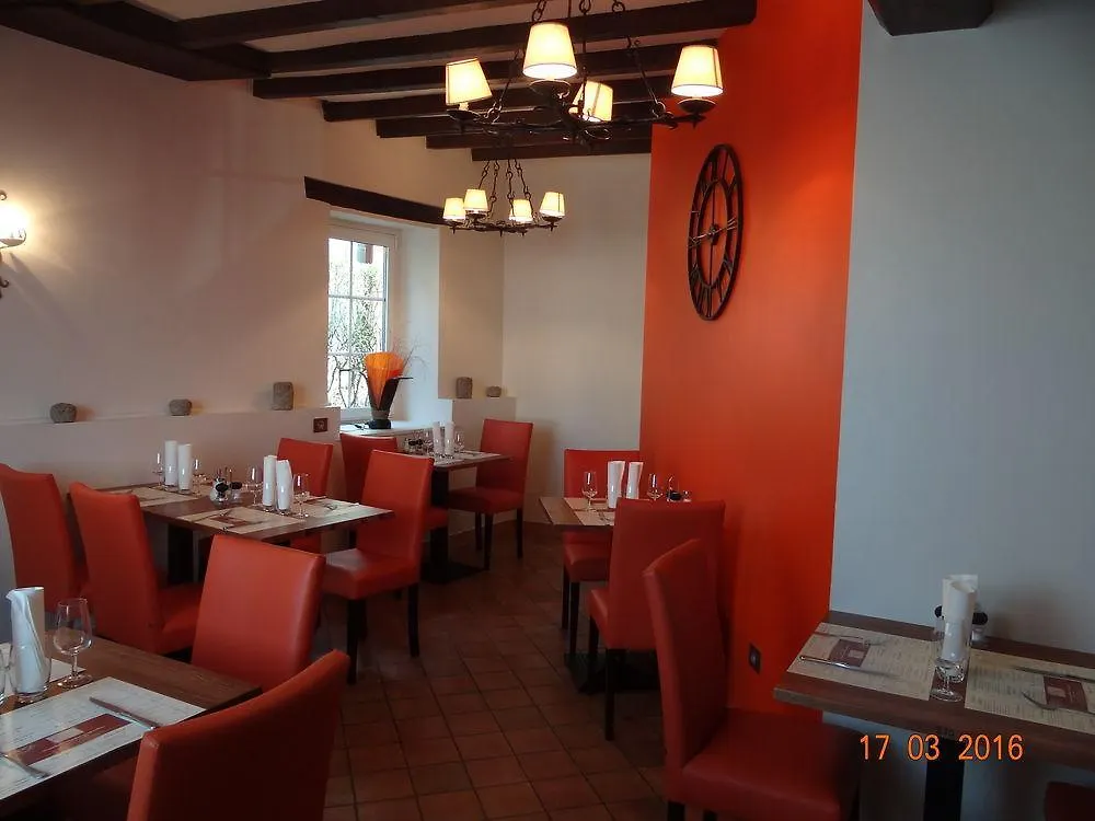 Hotel Du Commerce Chatillon-sur-Chalaronne 2*,