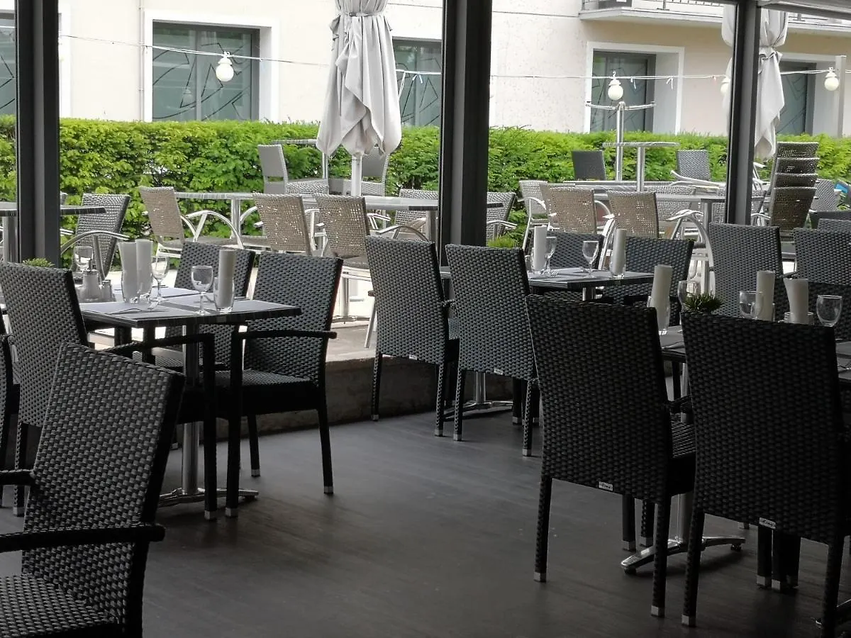Hotel Du Commerce Chatillon-sur-Chalaronne 2*,  France